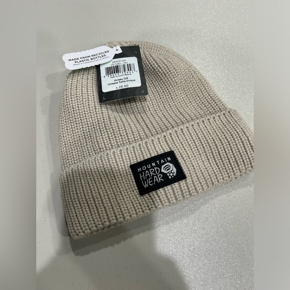 Mountain Hardwear Unisex Cabin to Curb™ Beanie Wild Oyster Hat White NWT - Picture 1 of 10
